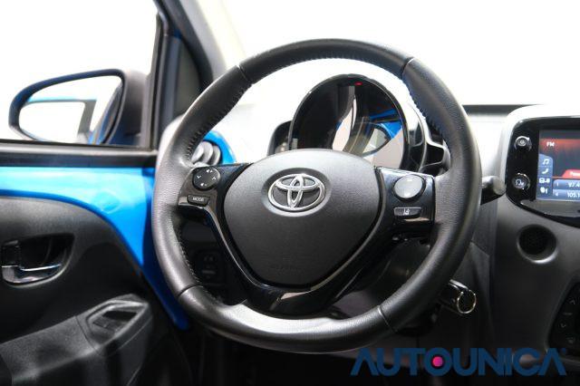 TOYOTA Aygo 1.0 VVT-i 72 CV 5 PORTE X-PLAY MMT NEOPATENTATI