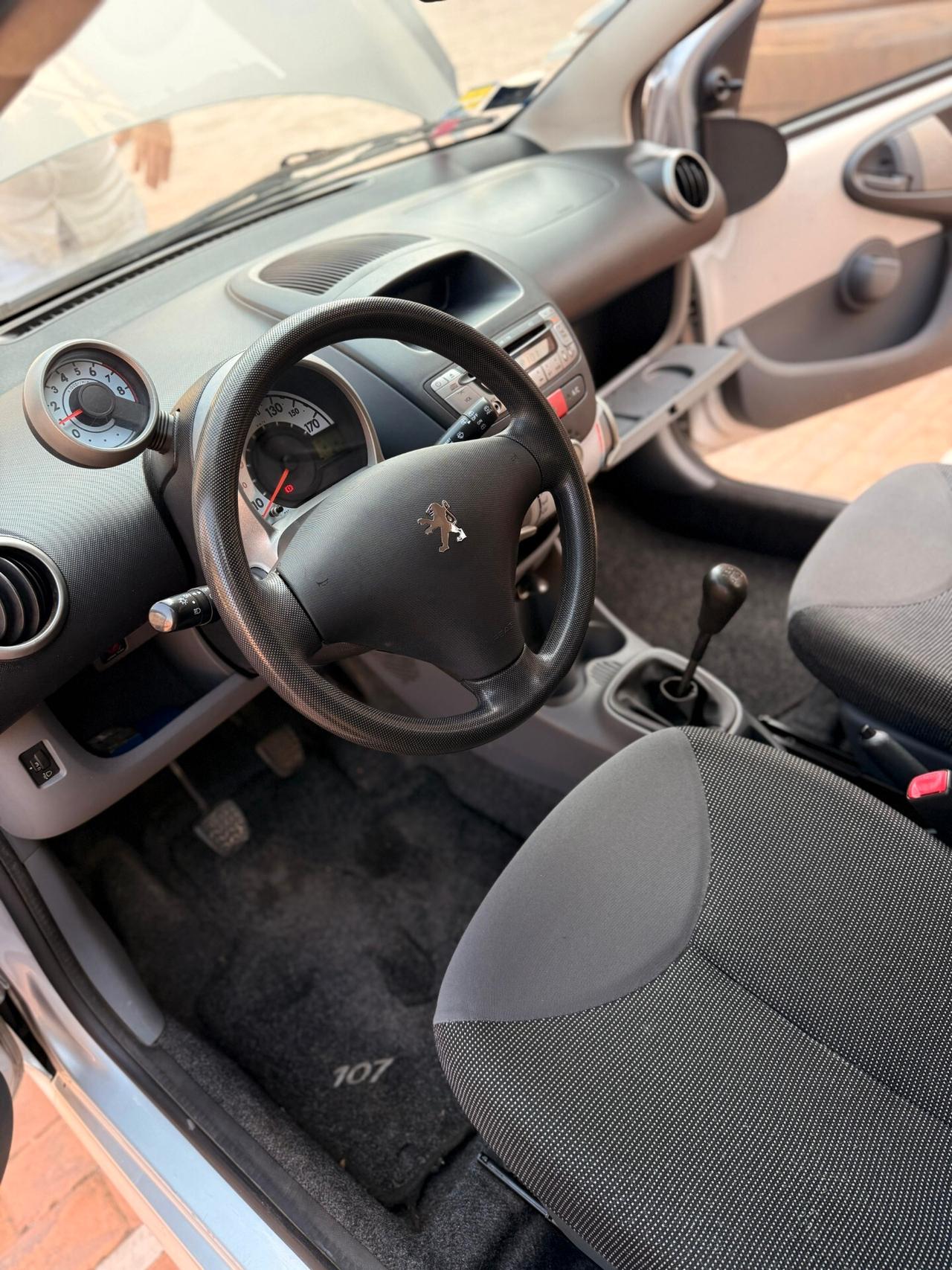 Peugeot 107 1.0 68CV 5p. Sweet Years