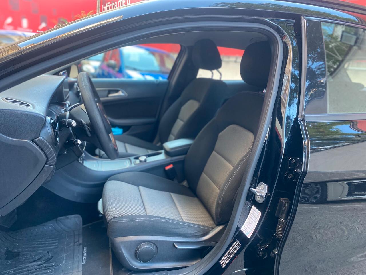 Mercedes-benz GLA 200 d Automatic Premium