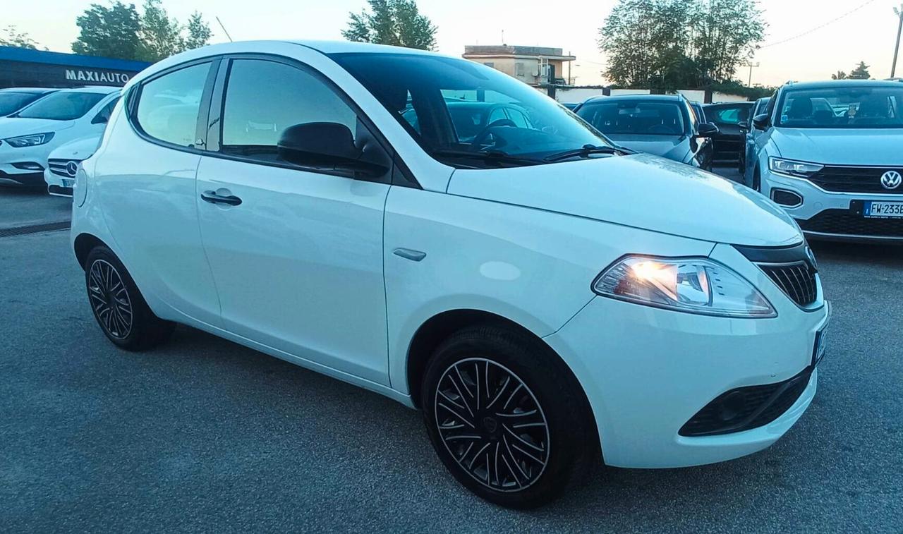 Lancia Ypsilon GPL SENZA BUSTA PAGA