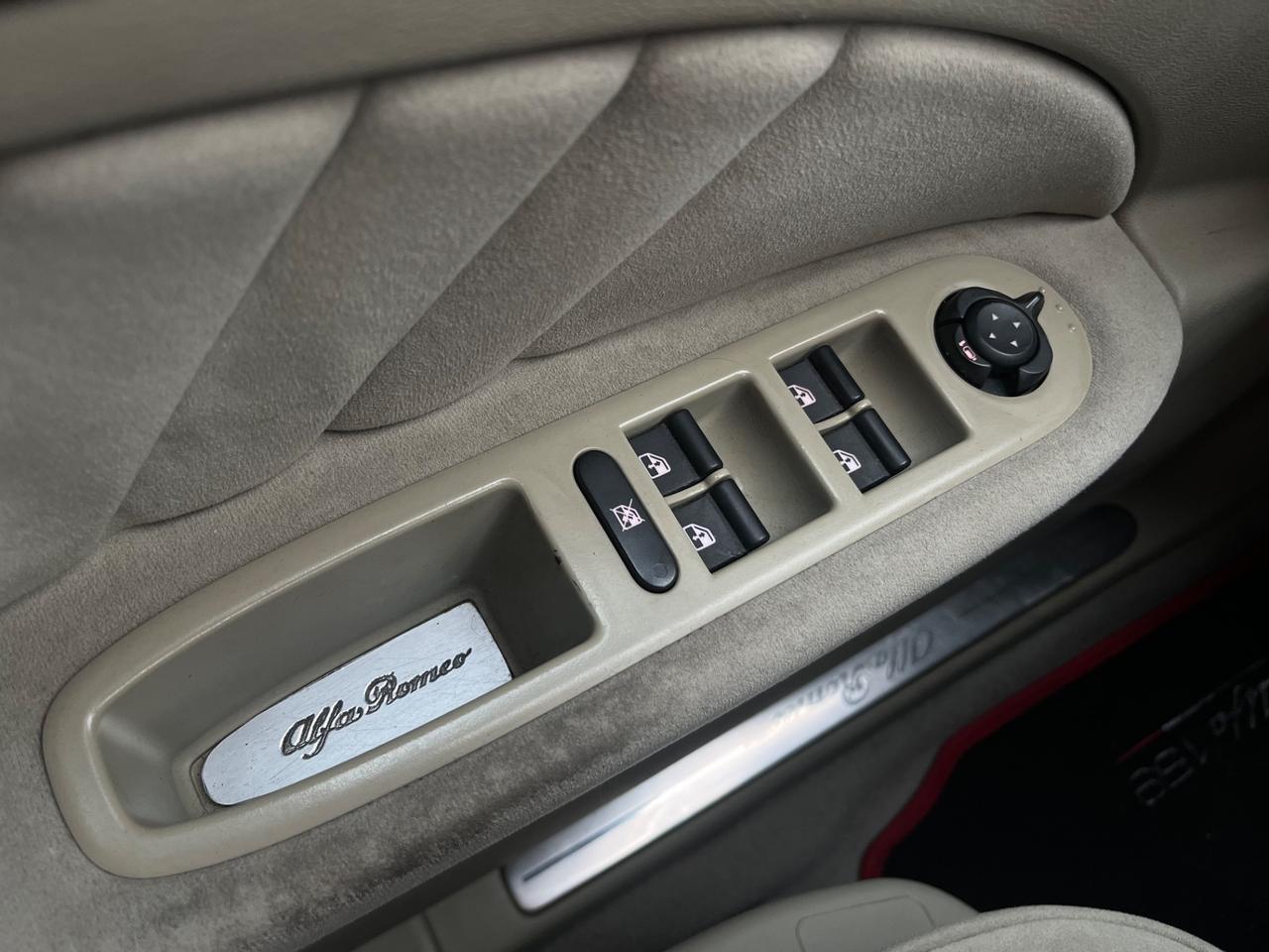 Alfa Romeo 159 1.9 JTDm 16V EXCLUSIVE - FULL OPTIONAL