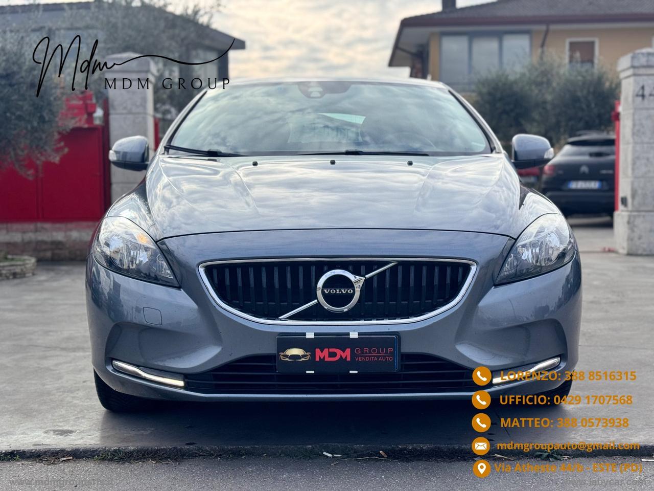 VOLVO V40 D2 Geartronic R-design Momentum