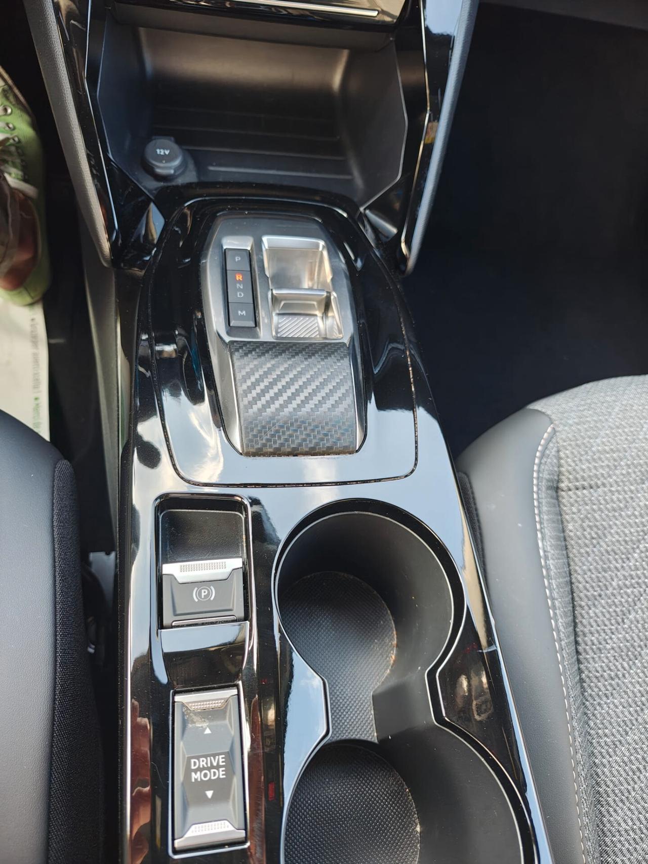 Peugeot 2008 PureTech 130 S&S EAT8 Allure