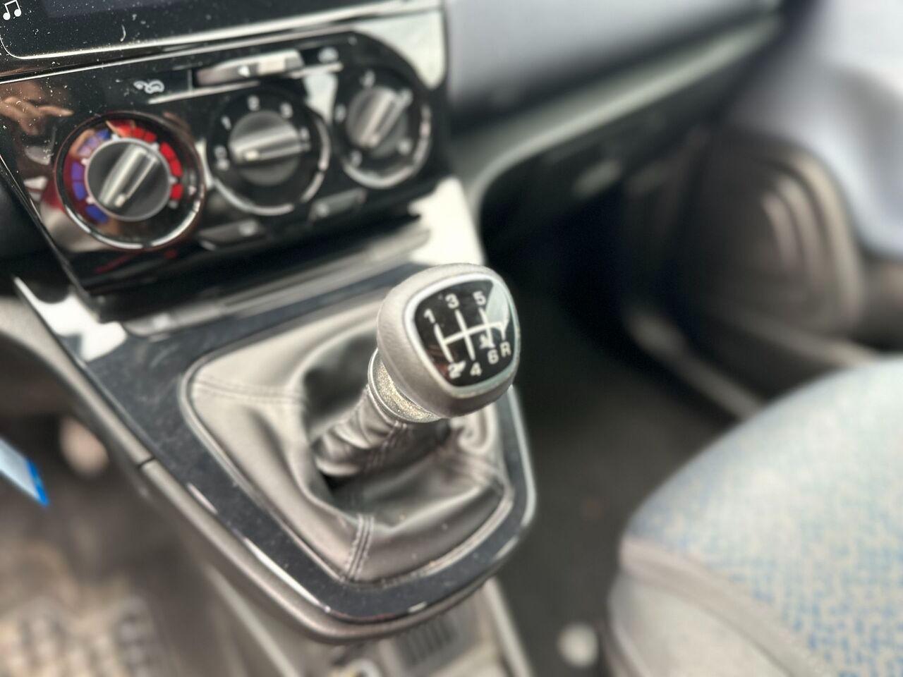 LANCIA Ypsilon III 2021 - Ypsilon 1.0 firefly hybrid Gold s&s 70cv 5p.ti