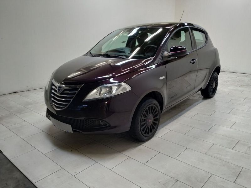 Lancia Ypsilon 0.9 t.air Silver ecochic metano 80cv