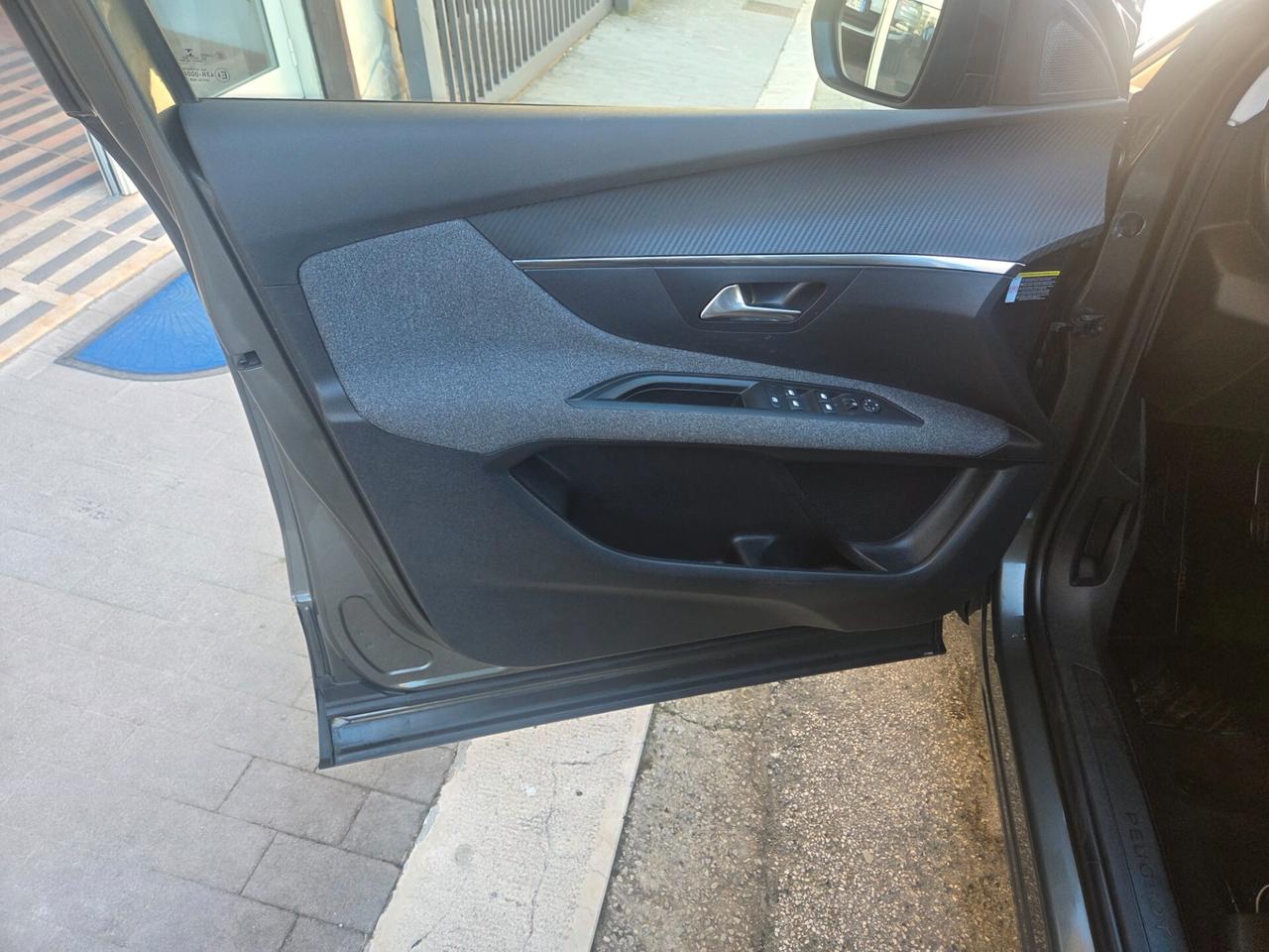 PEUGEOT 3008 1.6 DIESEL 120 CV SOLI KM 110000 CERTIFICATI