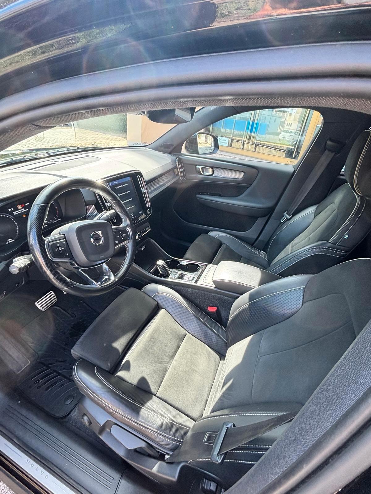 Volvo XC40 D3 R-design