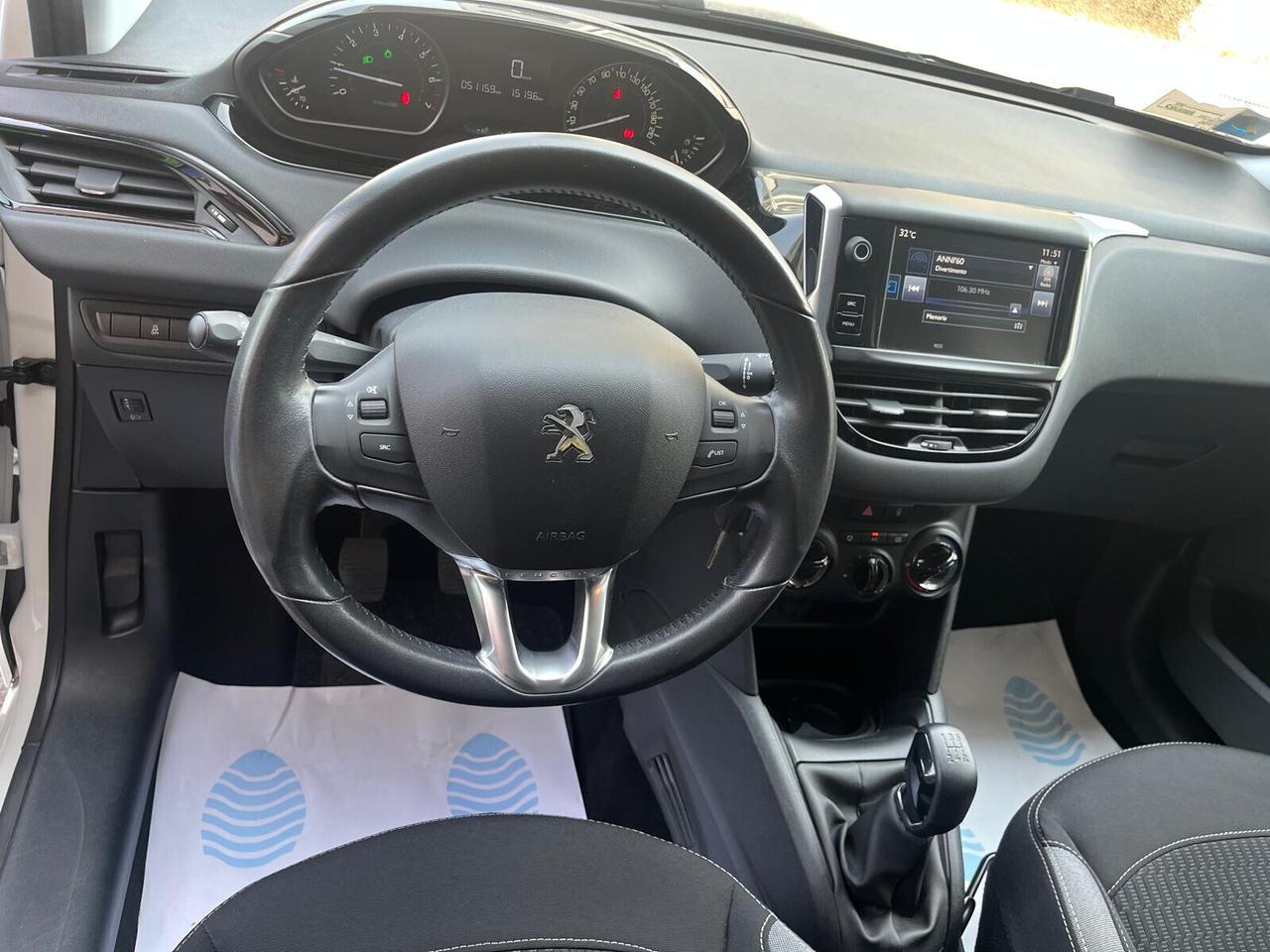 Peugeot 208 PureTech 82 5 porte Allure