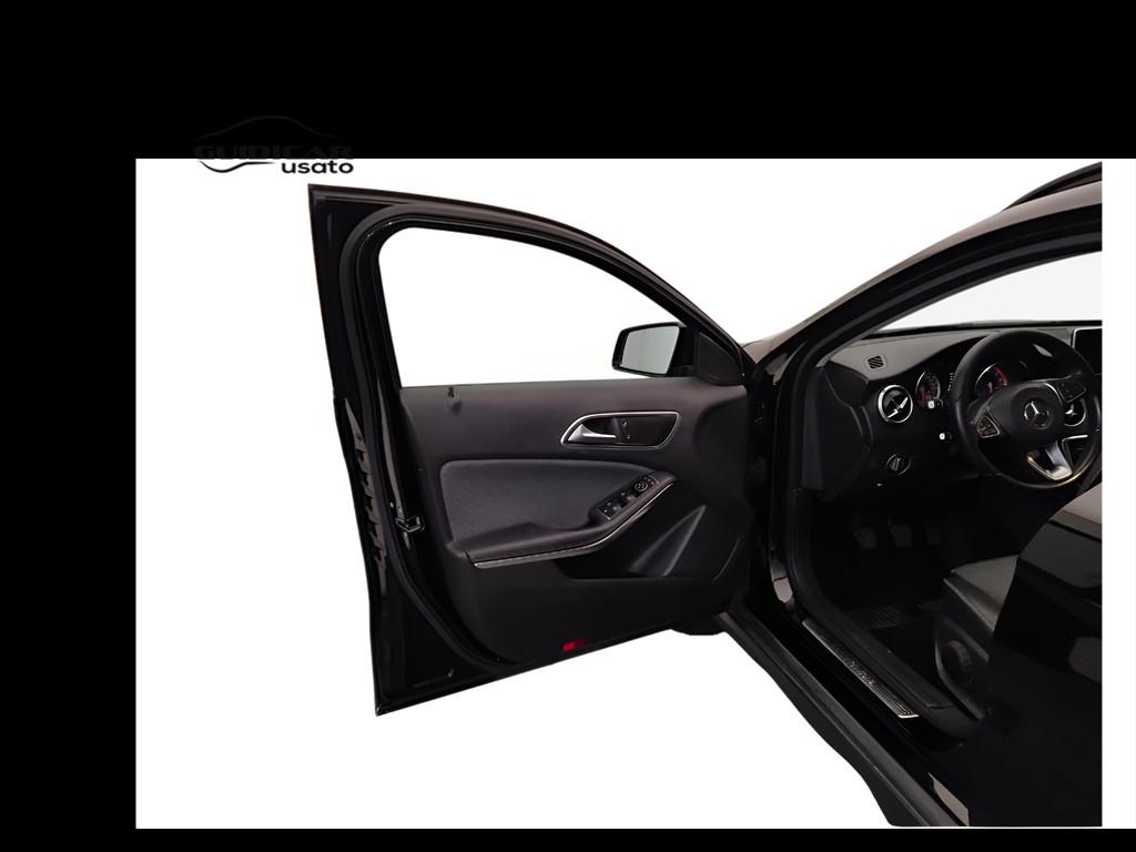 Mercedes-Benz GLA-X156 2017 - GLA 180 d Sport