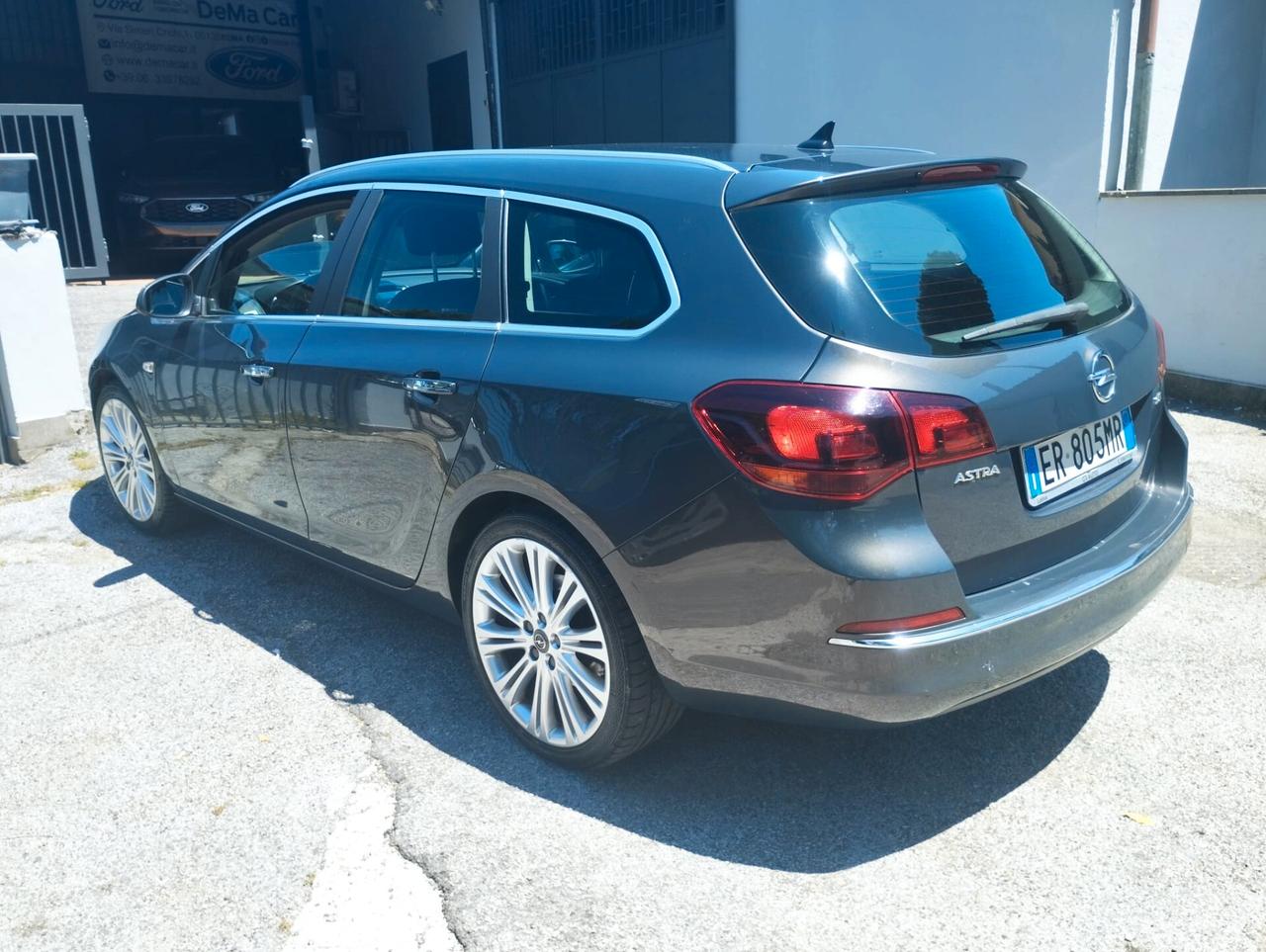 Opel Astra 1.7 CDTI 130CV Sports Tourer Cosmo
