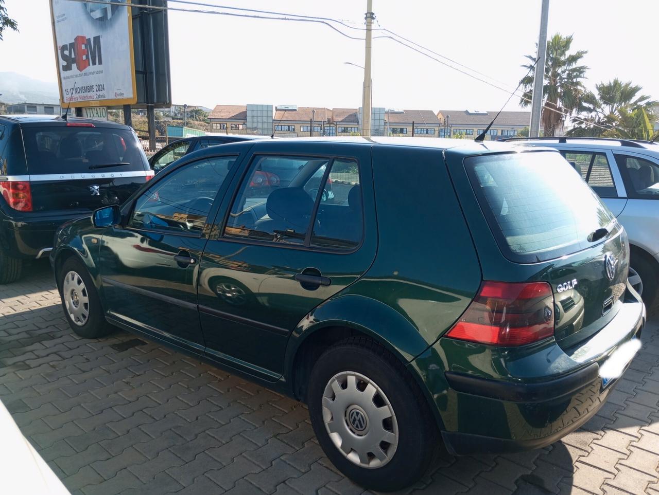 Volkswagen Golf 1.6 5p. Trendline