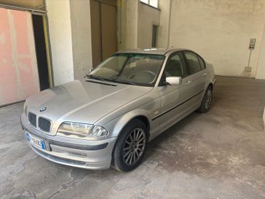 Bmw 320 320i cat 4 porte Attiva