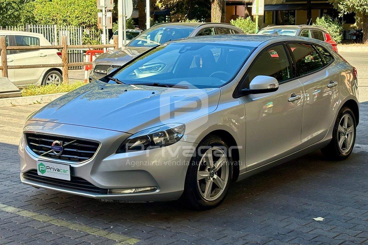 VOLVO V40 D2 R-design Kinetic