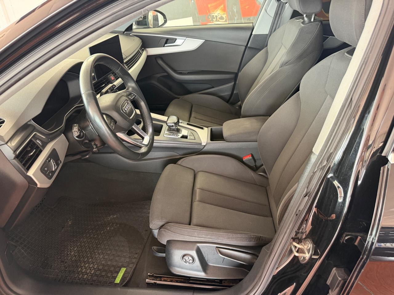 Audi A4 Avant 30 TDI/136 CV S tronic S line edition