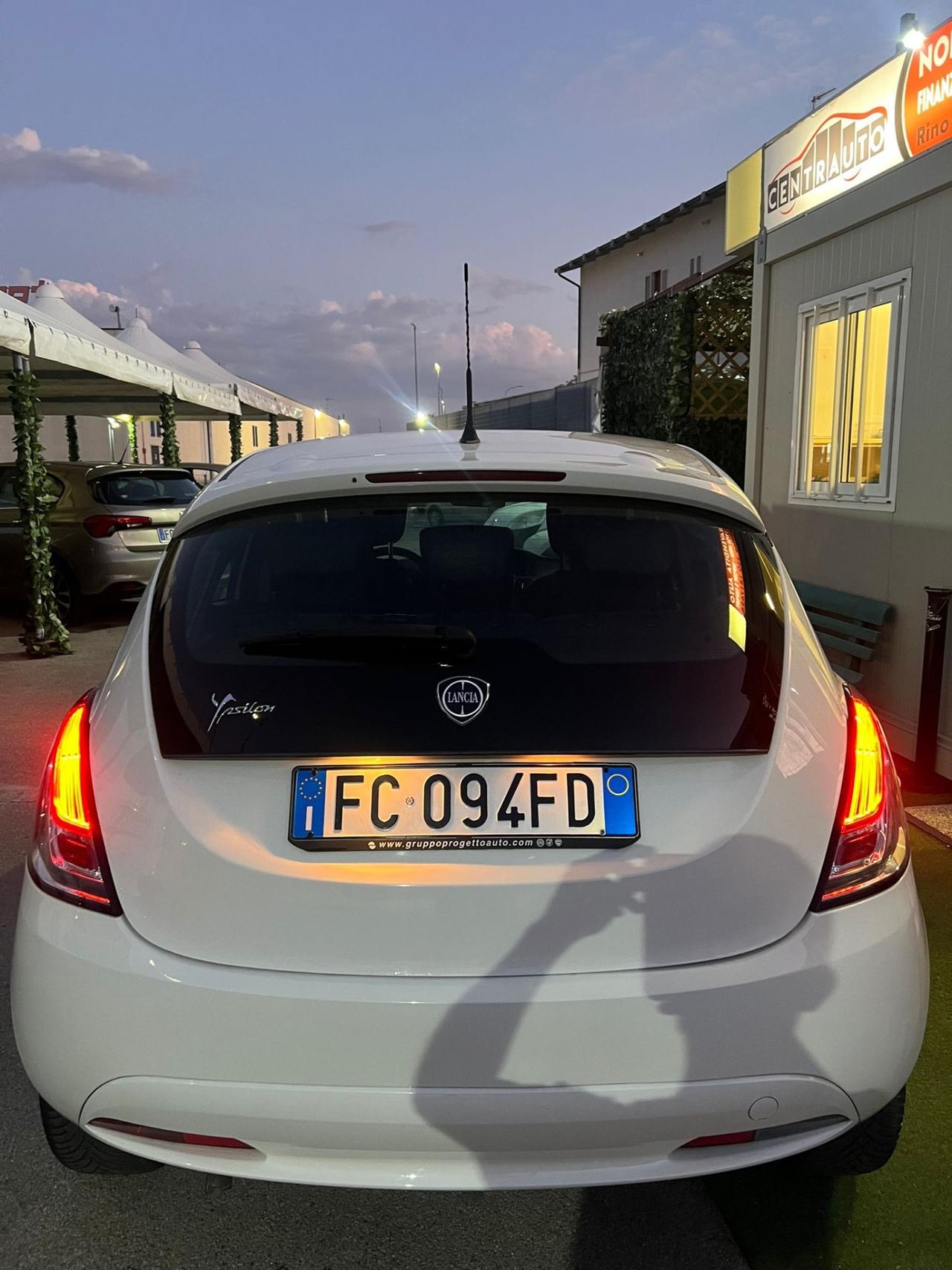 Lancia Ypsilon 1.2 69 CV garanzia GPL Ecochic Gold