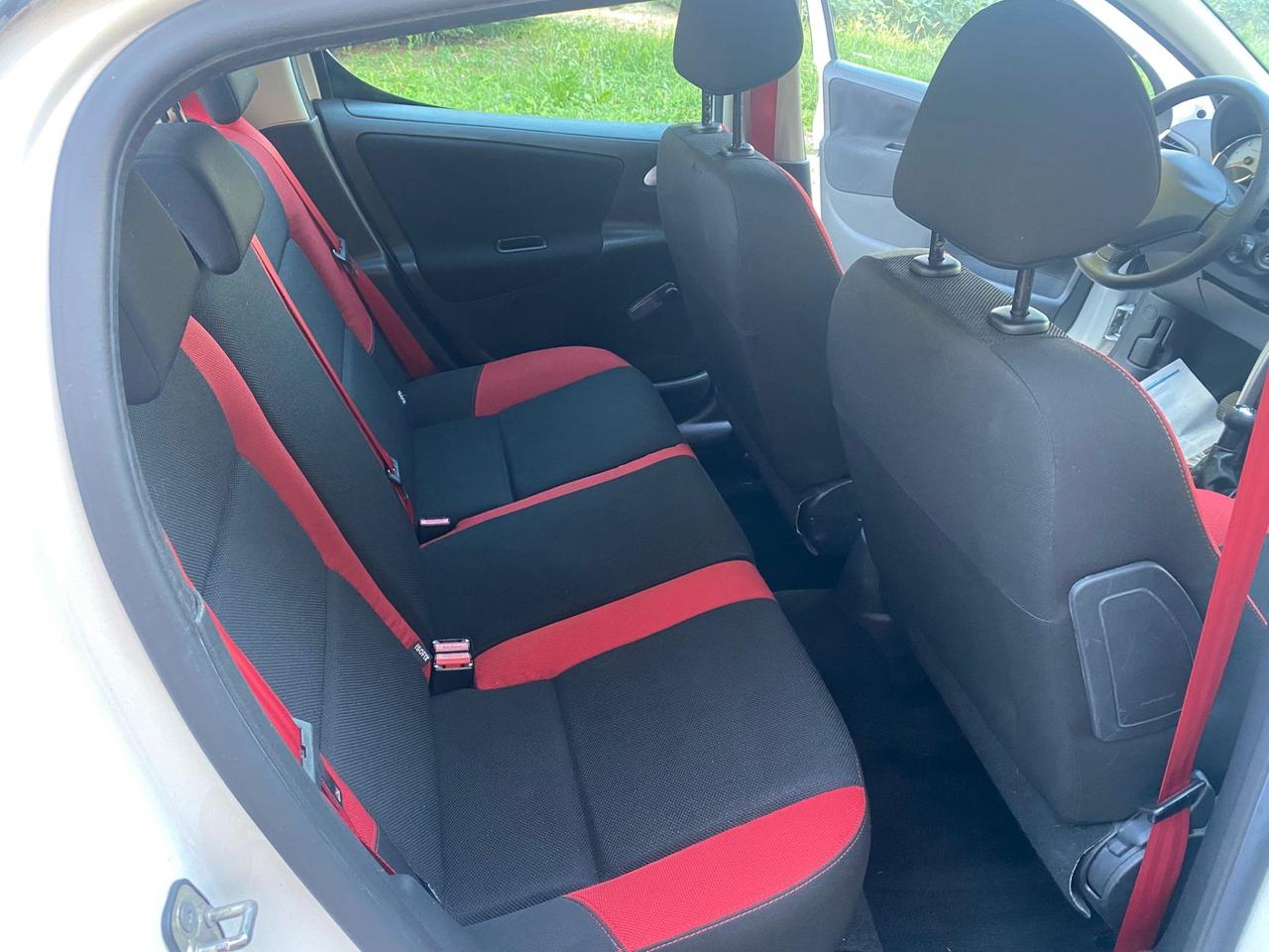 PEUGEOT 207 1.4 HDi DAVVERO MOLTO BELLA GUARDA!
