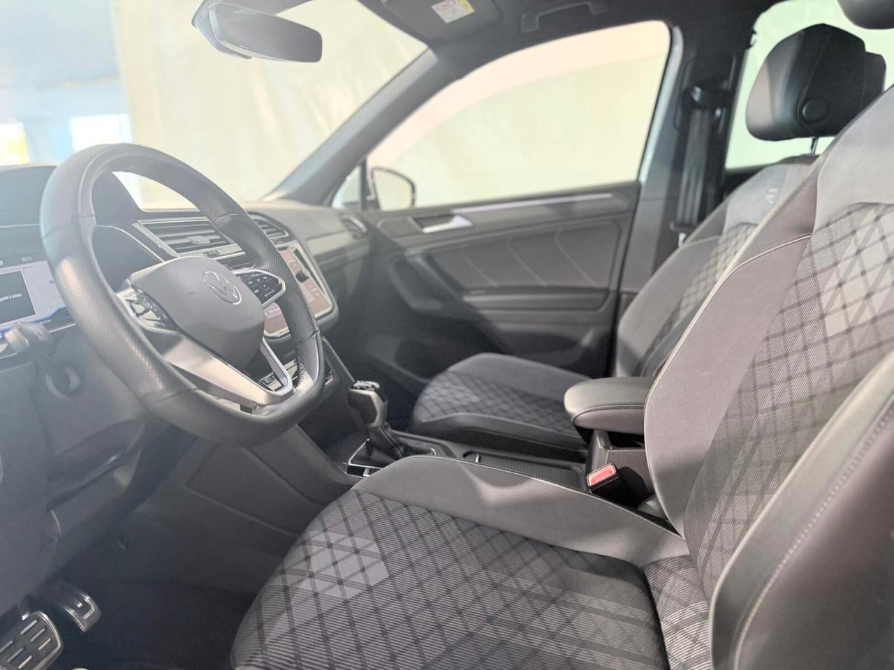 VOLKSWAGEN TIGUAN R-LINE AUTOMATICA IVA ESPOSTA