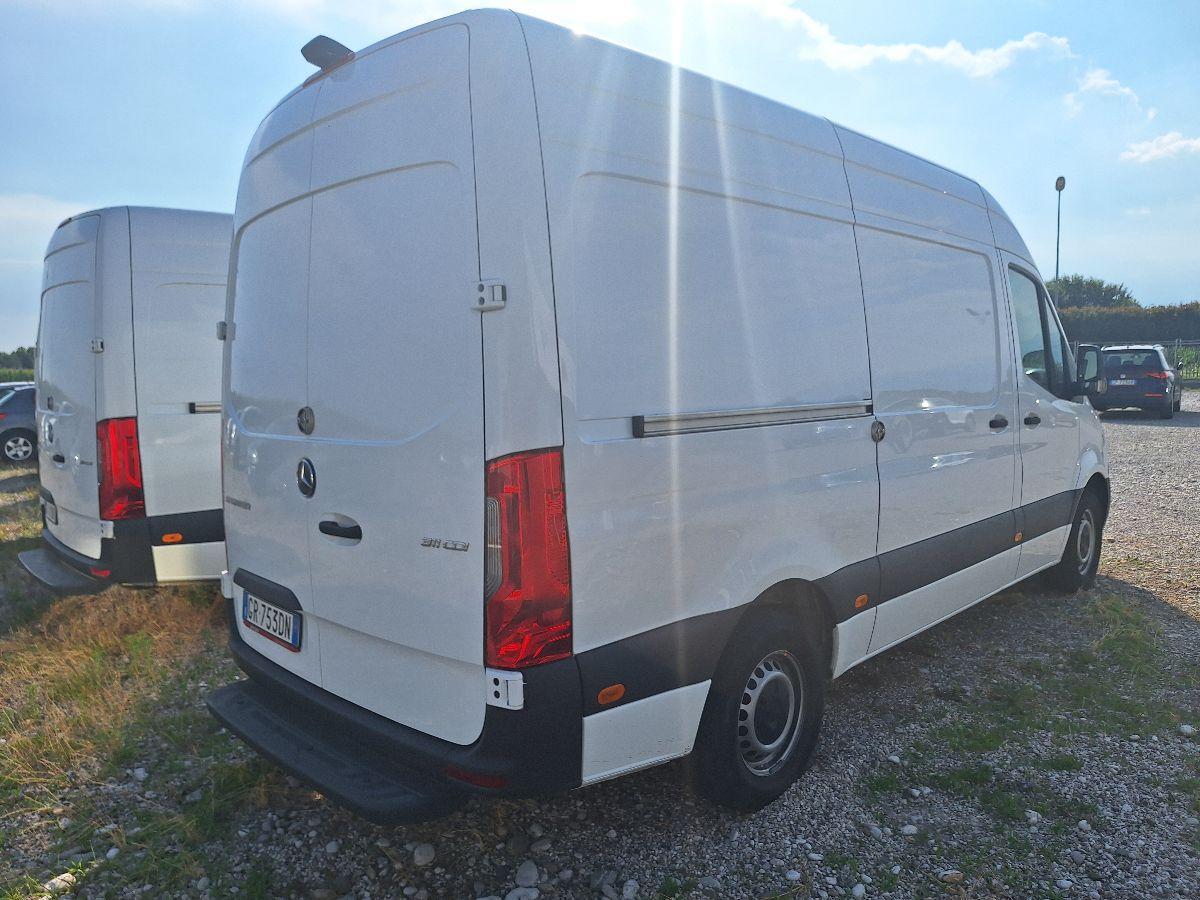 MERCEDES-BENZ Sprinter III 311 RWD 20 cdi F 3735 84kW 114 PS