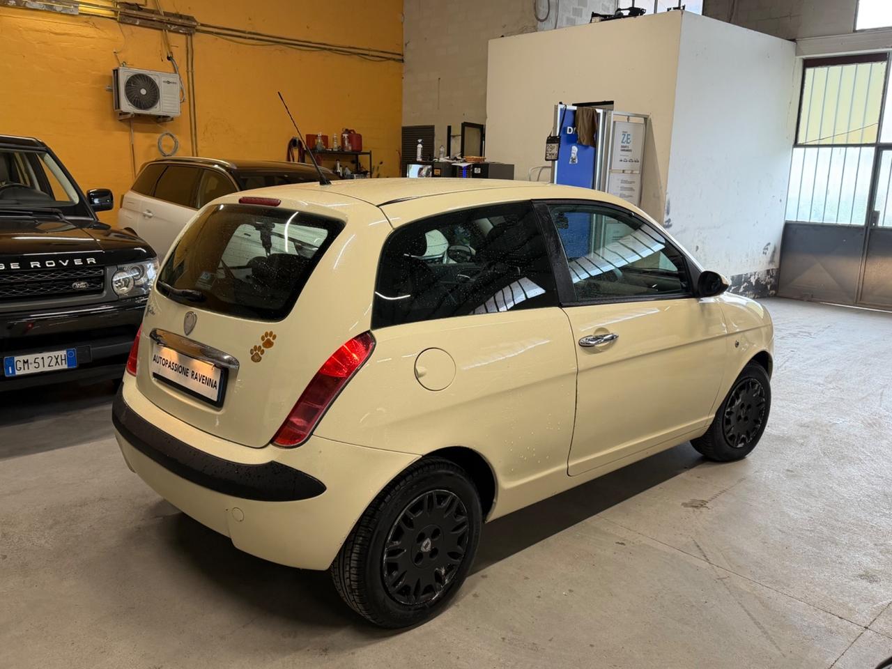 Lancia Ypsilon 1.2 16V Platino