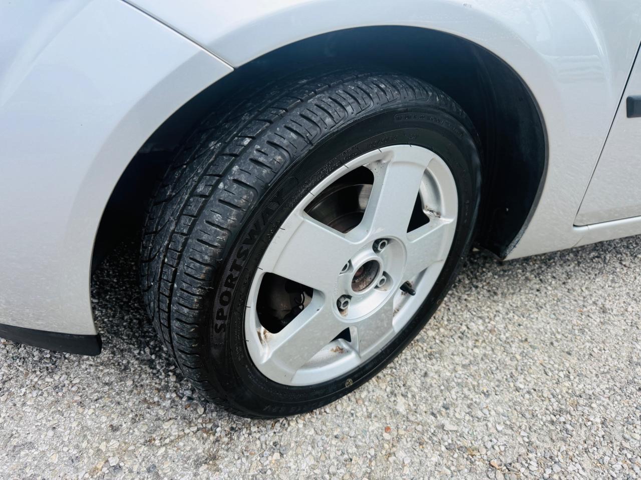 Ford Fiesta 1.4 16V 5p. Ghia