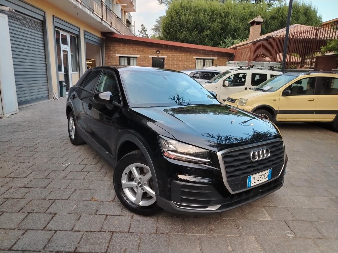 Audi Q2 30 TDI Business