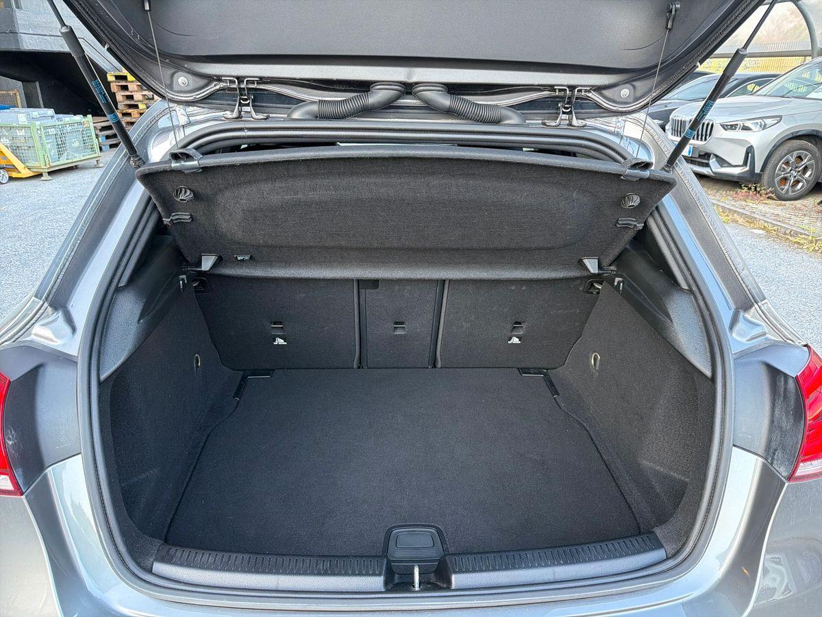 Mercedes-Benz A 180 Premium auto