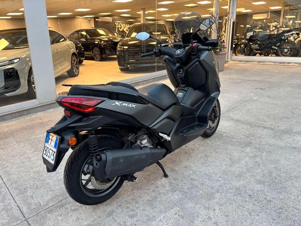 Yamaha X-Max 300 2023 /KM 24.000 Tuo a solo 45 Euro al mese