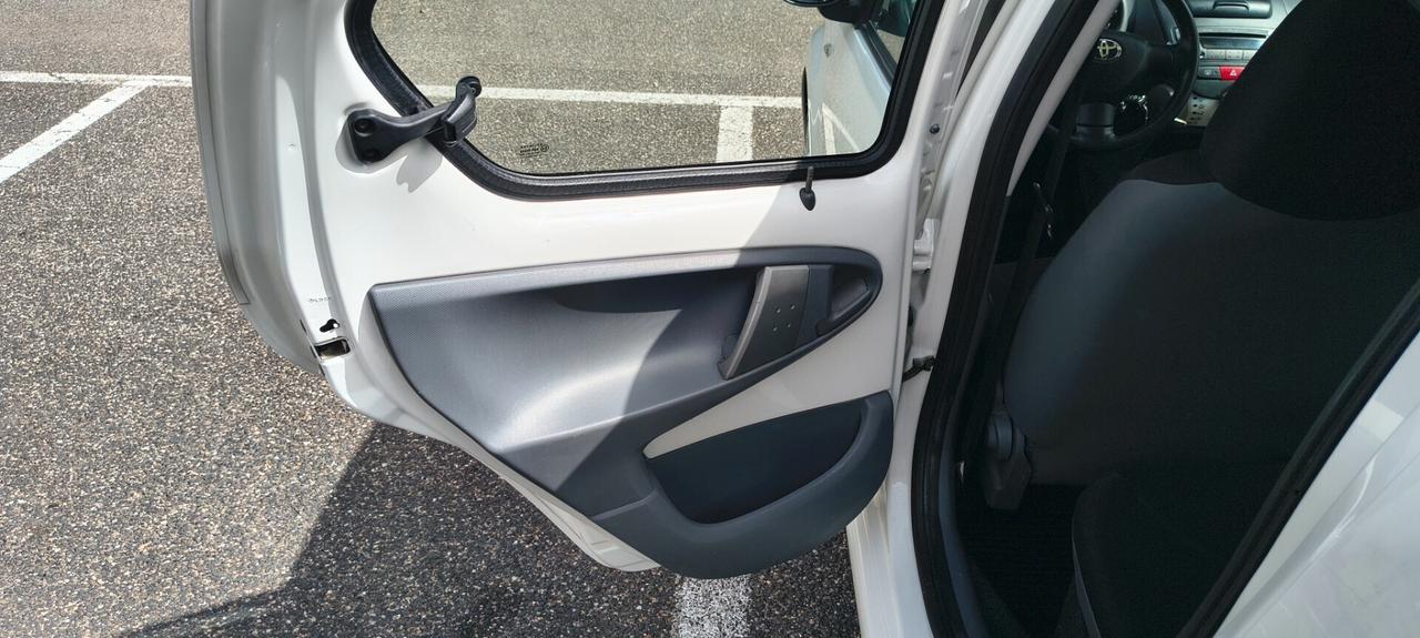 Toyota Aygo 1.0 12V VVT-i 5 porte