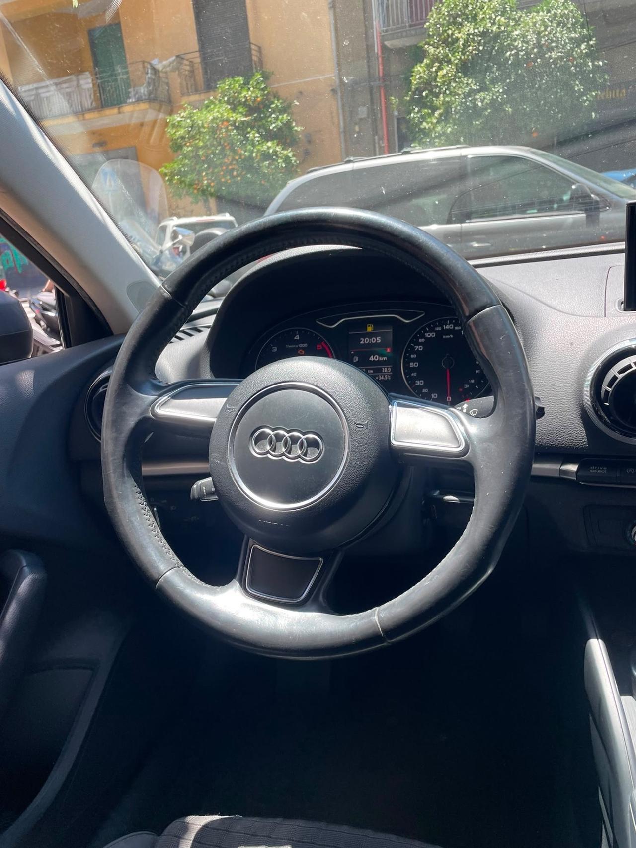 Audi A3 Sedan 2.0 TDI quattro Attraction