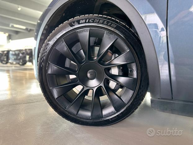 Tesla Model Y Model Y Long Range AWD