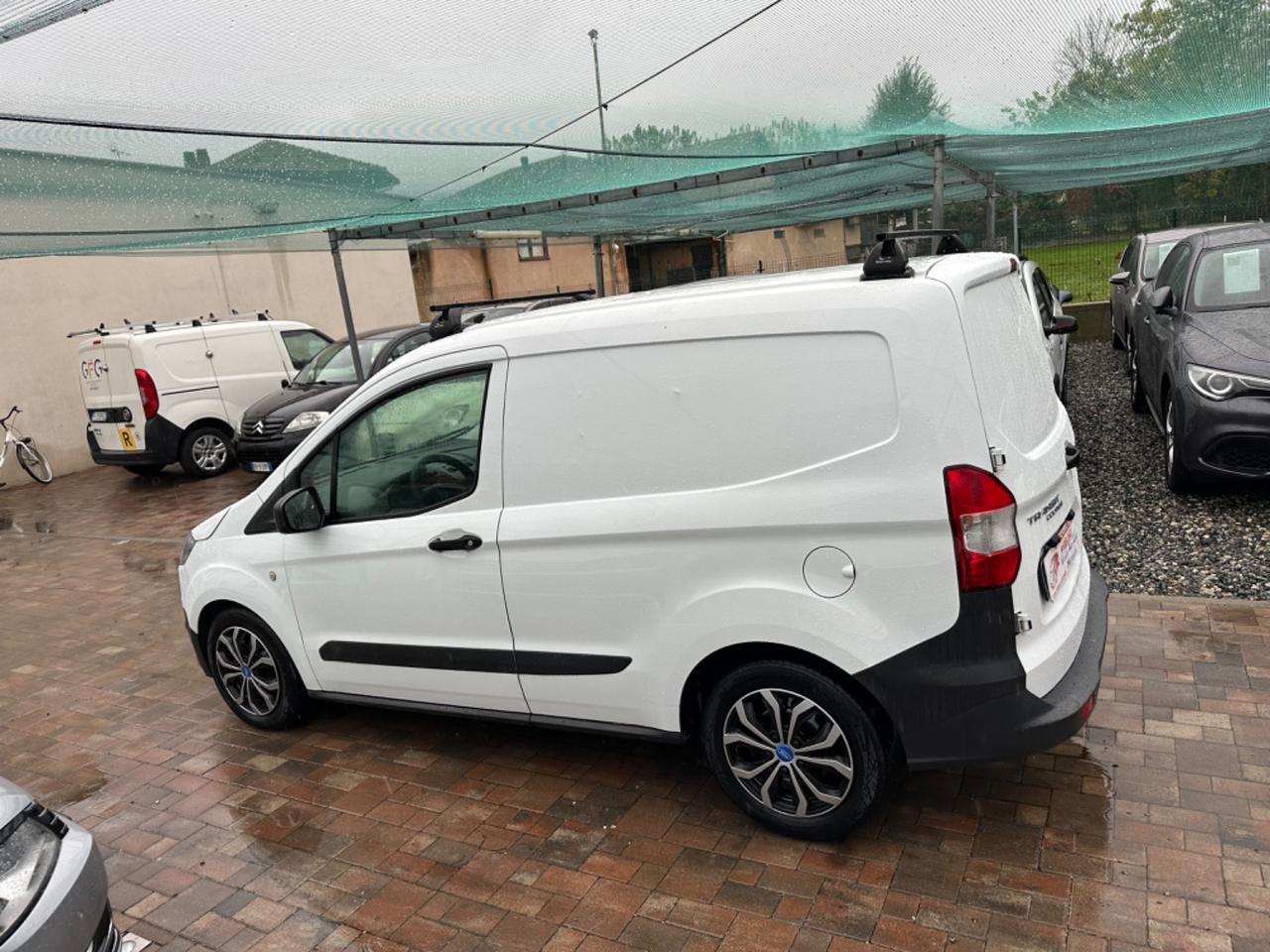 Ford Transit Courier 1.5 TDCi 75CV Van