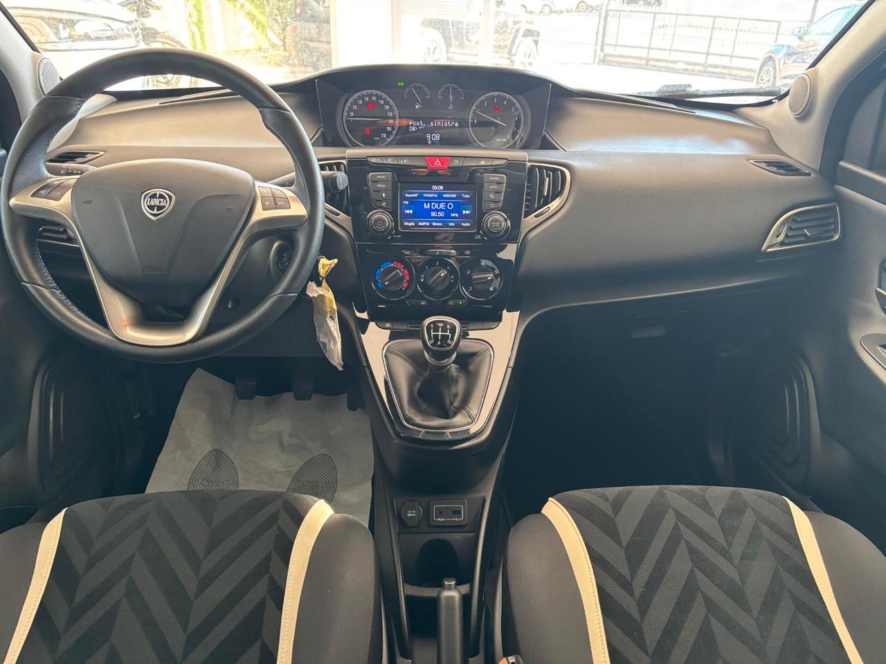 Lancia Ypsilon 1.2 69 CV 5 porte Gold