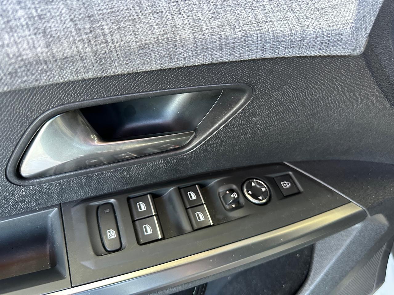 Peugeot 5008 Hybrid 136 e-DCS6 GT