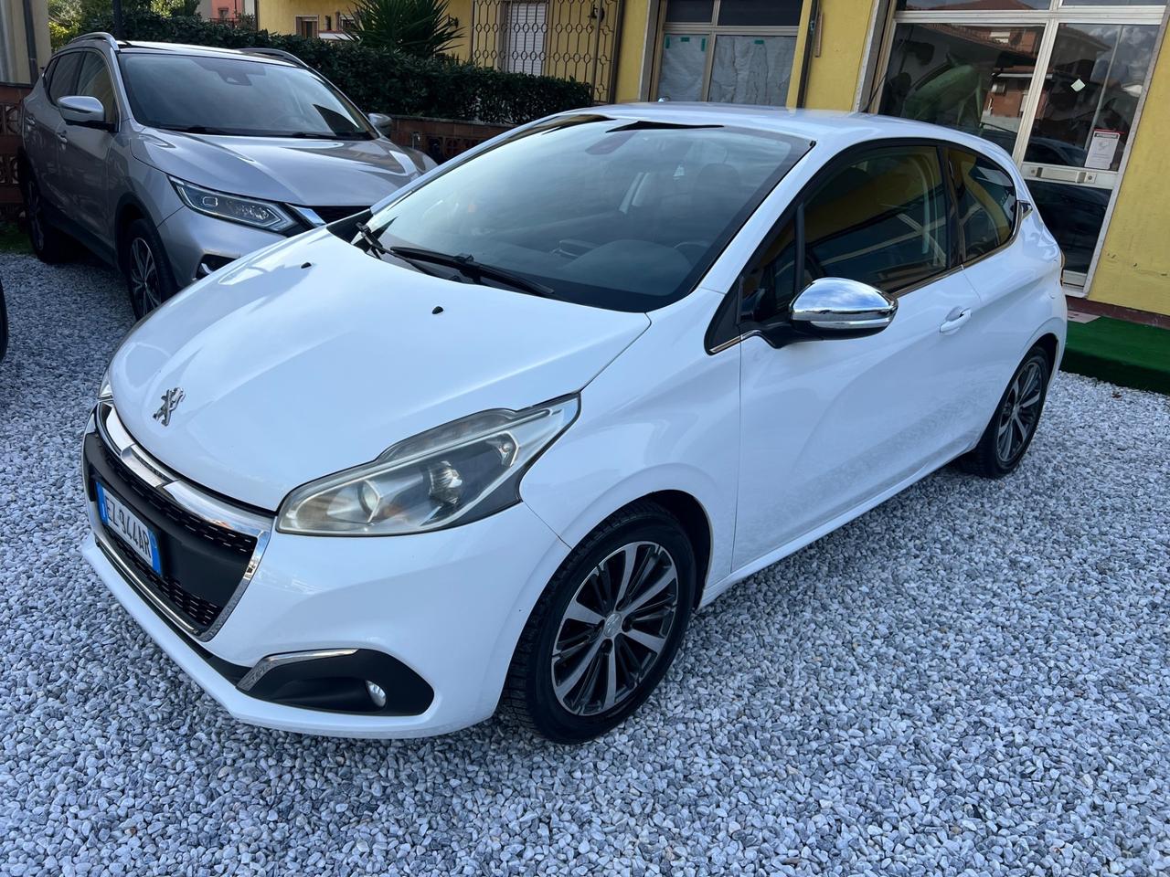Peugeot 208 PureTech 82 3 porte Allure