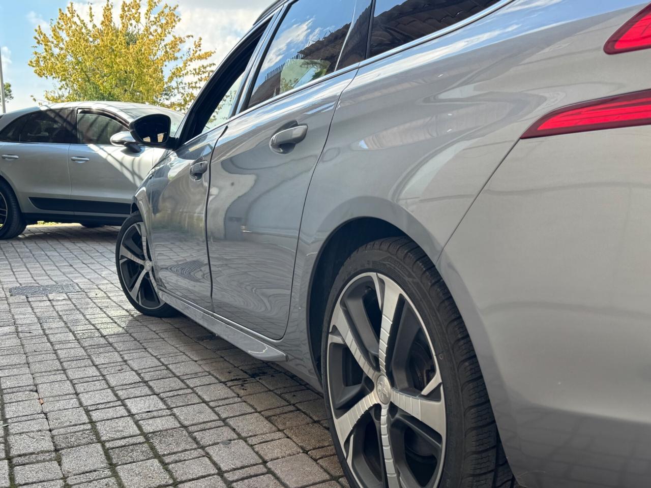Peugeot 308 BlueHDi 180CV S&S EAT8 SW GT