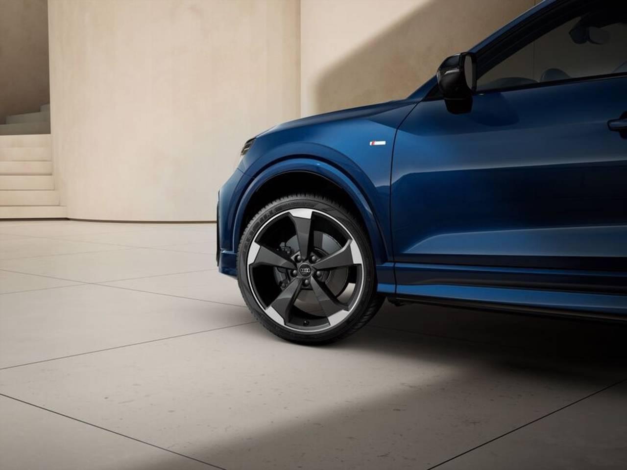 AUDI Q2 35 TFSI S-TRONIC IDENTITY BLACK