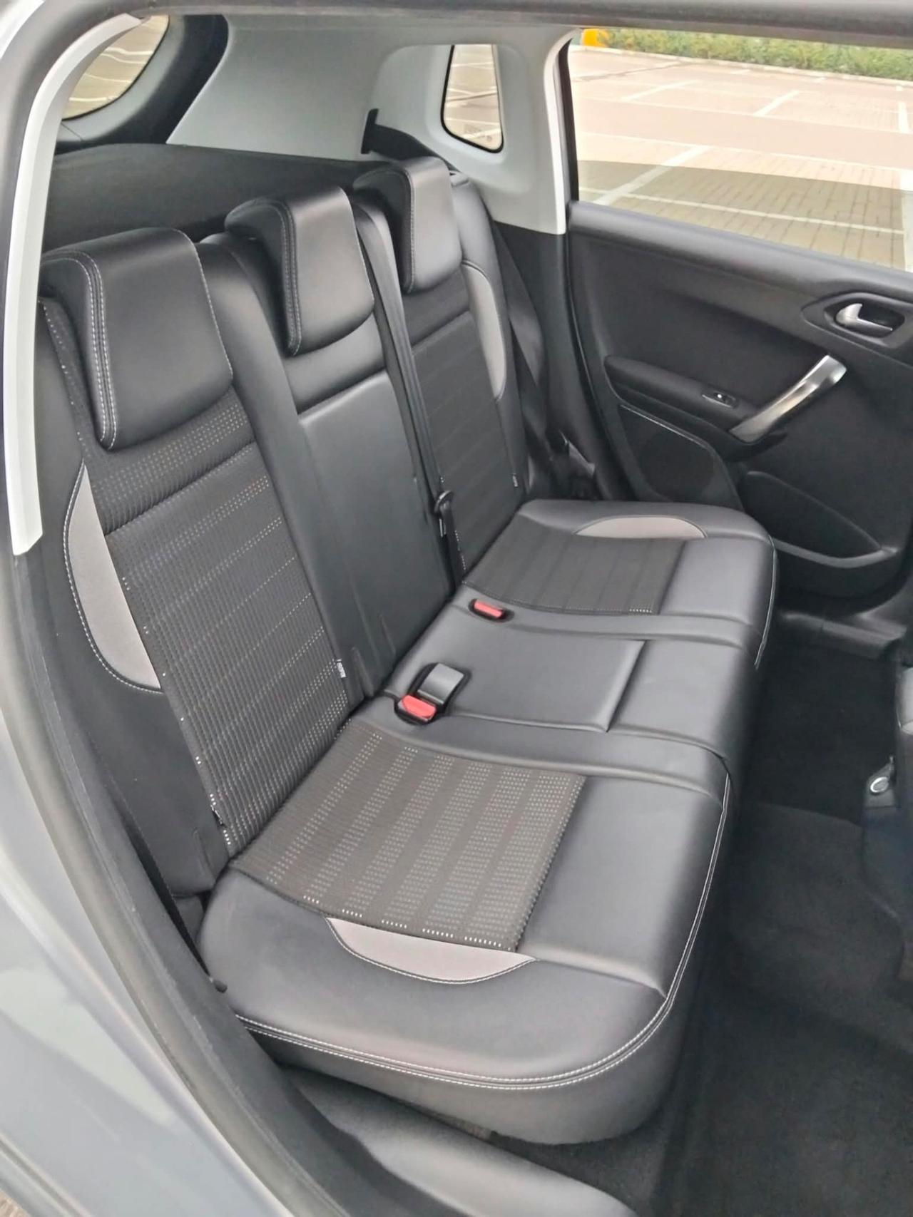 Peugeot 2008 1.6 e-HDi 92Cv ETG6 Start&Stop*Navi*Pelle