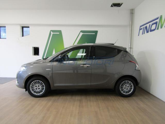 LANCIA Ypsilon 1.2 69 CV 5 porte NEOPATENTATI