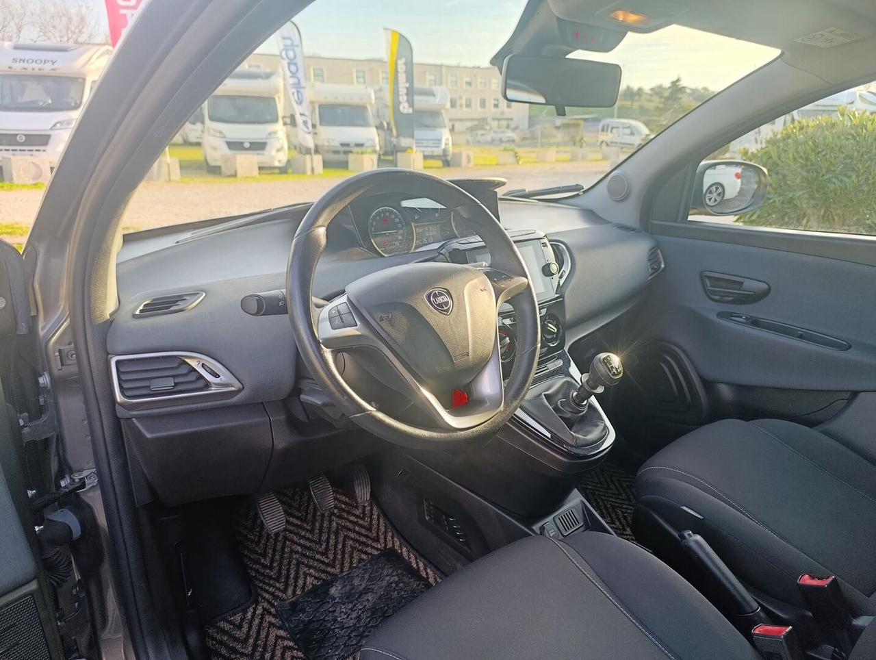 Lancia Ypsilon III 1.0 firefly hybrid Gold s&s 70cv