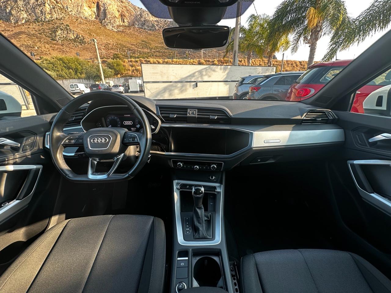 Audi Q3 35 TFSI Business Advanced