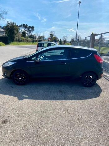 FORD Fiesta 1.4 BENZINA GPL TITANIUM