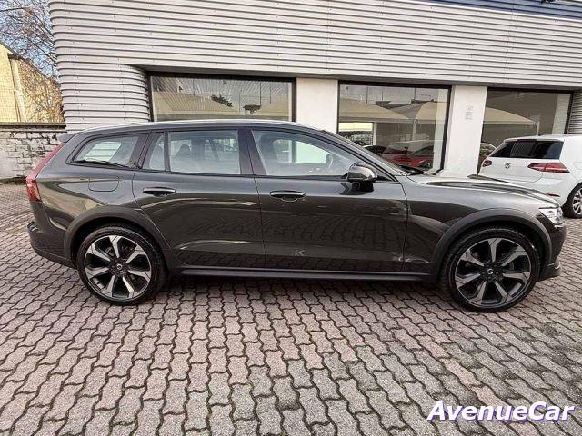 VOLVO V60 Cross Country 2.0 b4 awd CERCHI 20'' IVA ESP UNICO PROPRIETARIO