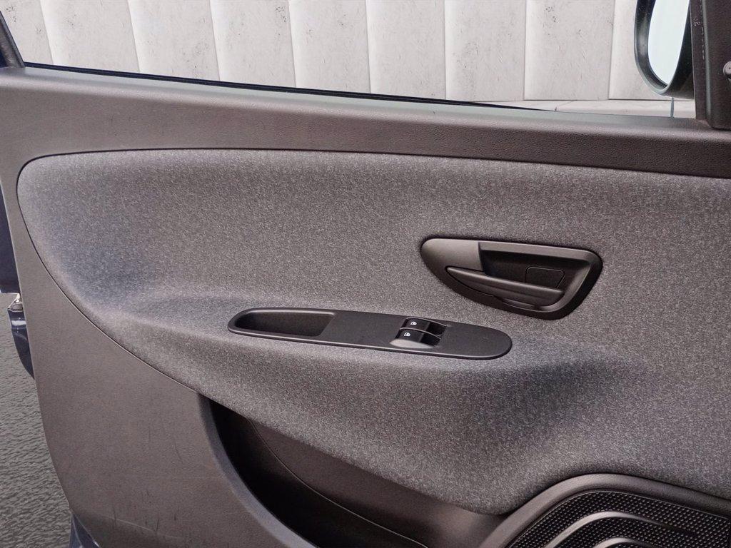 LANCIA Ypsilon 1.0 firefly hybrid Silver s&s 70cv del 2020