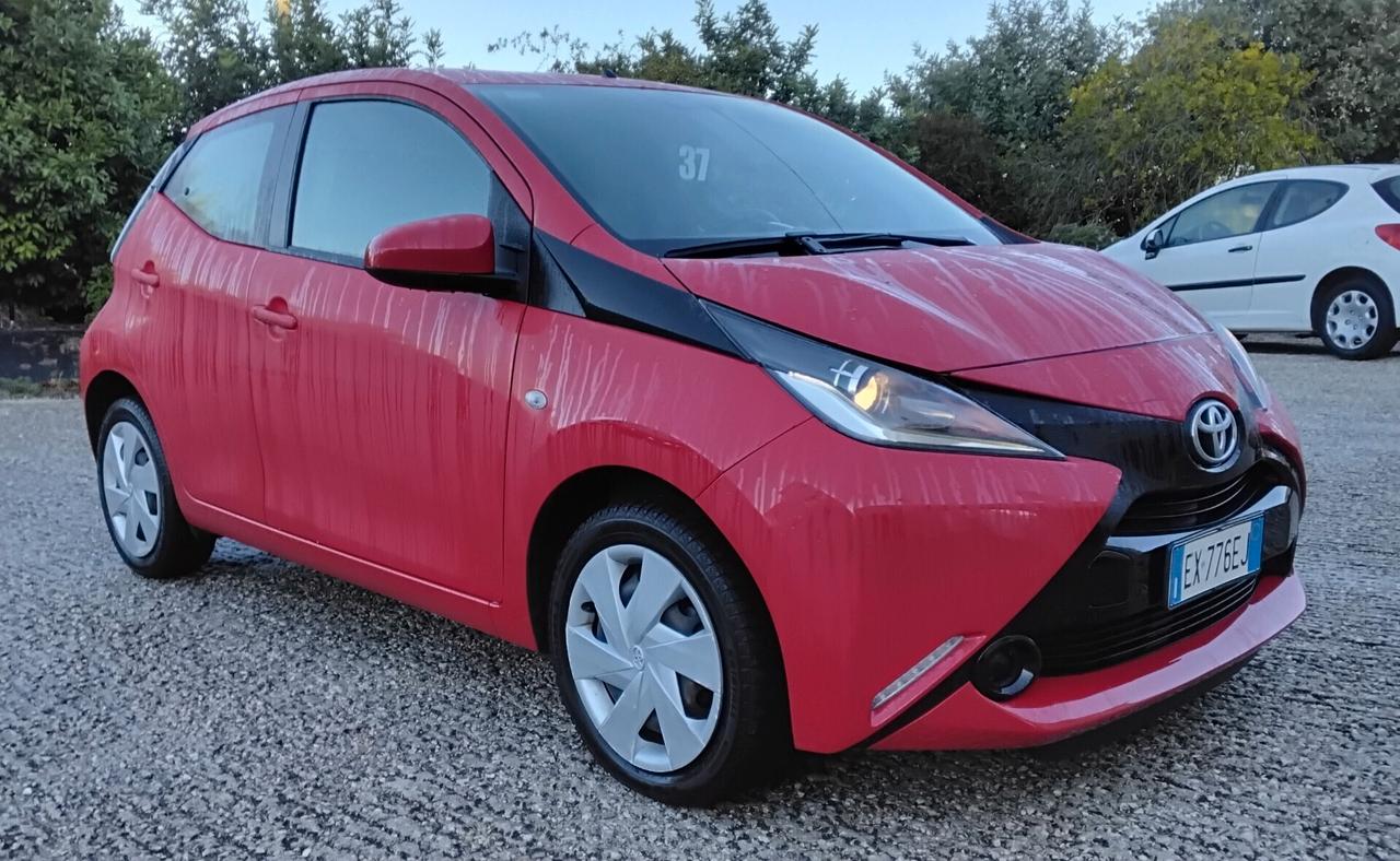 Toyota Aygo 1.0 VVT-i 69 CV 5 porte x-cite