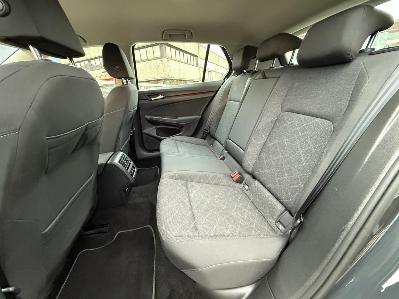 Volkswagen Golf 8 - 2.0 TDI SCR Style 2022 IMPECCABILE