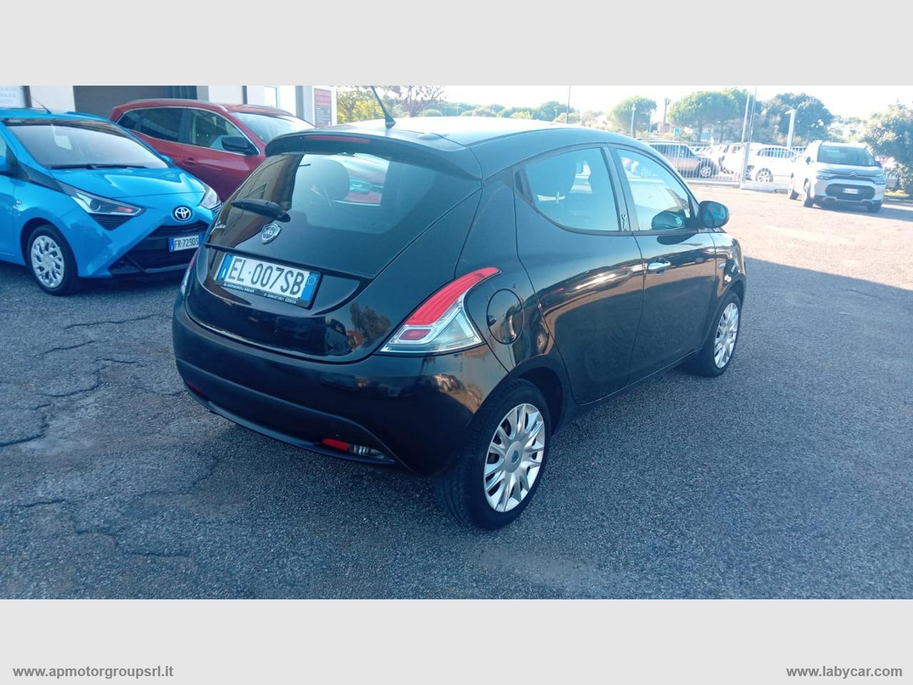 LANCIA Ypsilon 1.2 69 CV 5p. Silver