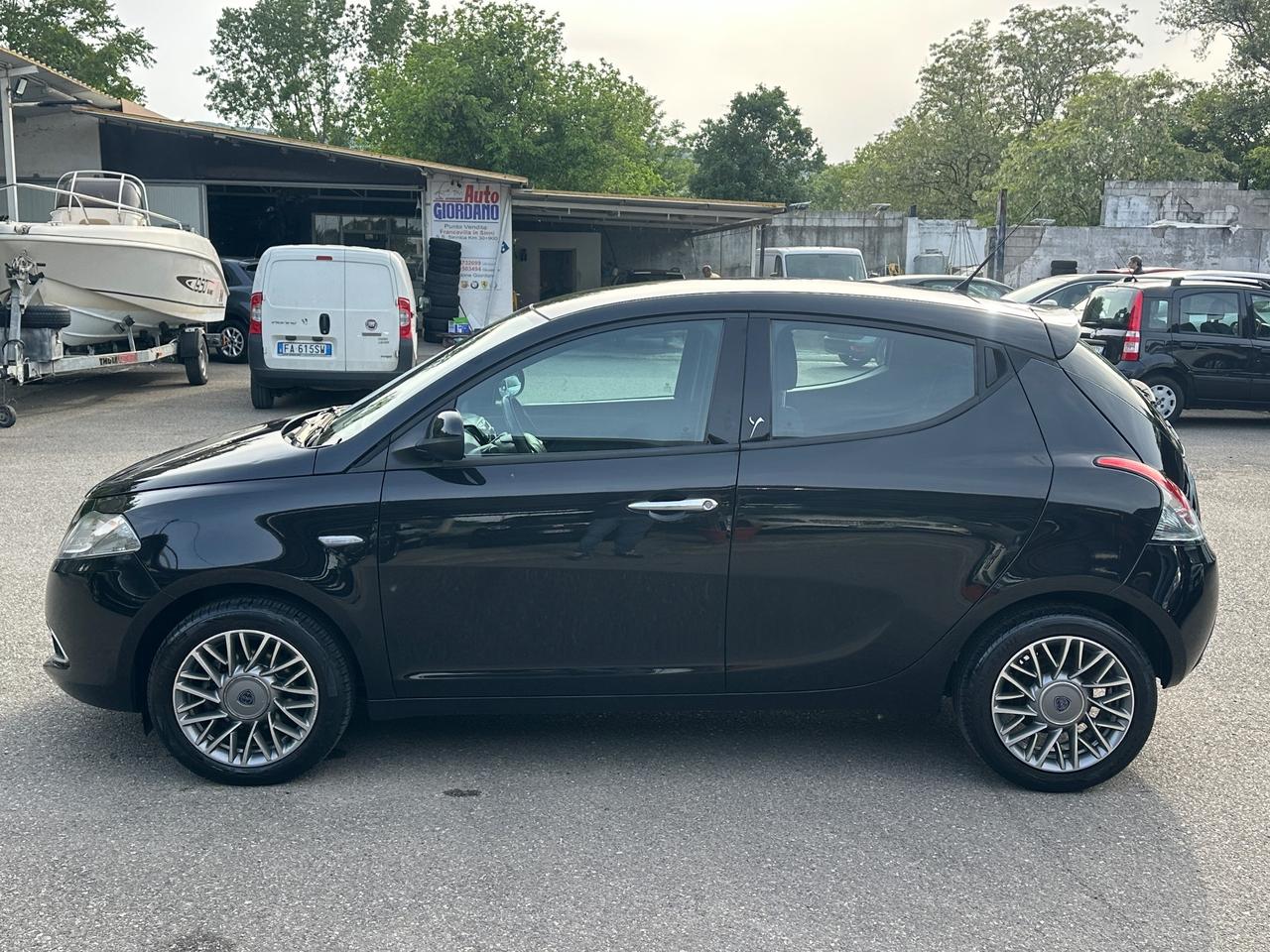 Lancia Ypsilon 1.3 Mj 95 cv S&S Platinum motore nuovo