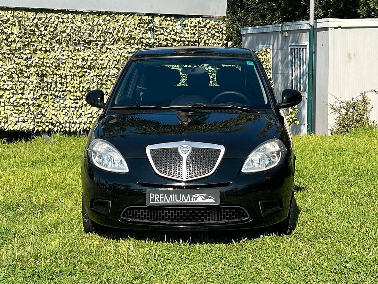 Lancia Ypsilon 1.3 MJT 90 CV Platino