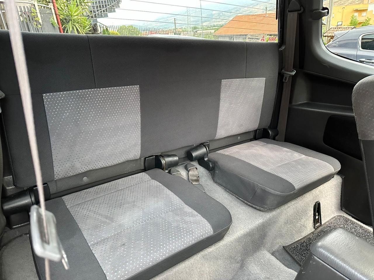 Mitsubishi L200 2.5 TDI 4WD Double Cab Pick-up GLS