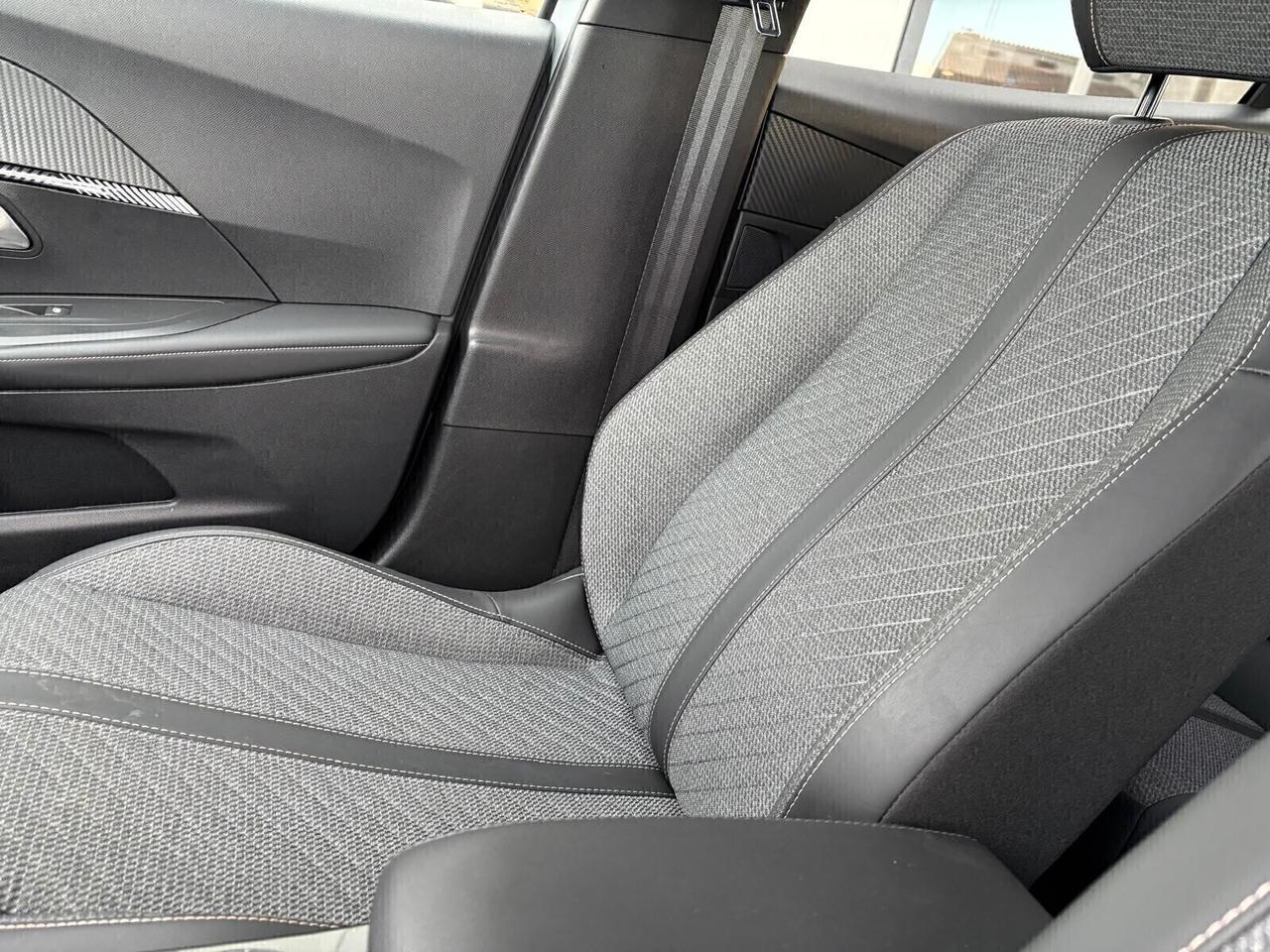 Peugeot 2008 ALLURE PureTech 100 6mt SPOTICAR